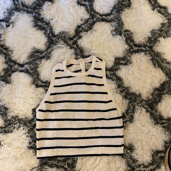 Black and white striped crop top - Picture 2 of 2